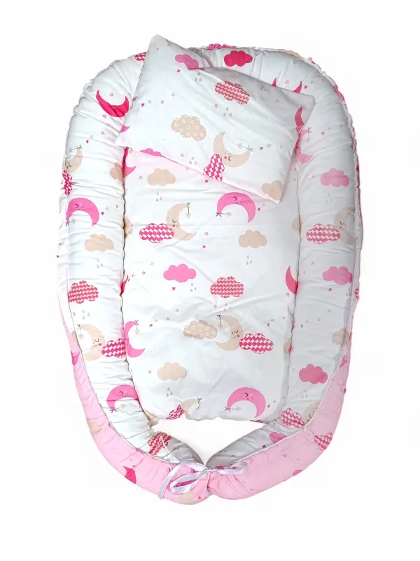 Baby Nest cu pernuta, invelis din bumbac, umplutura hipoalergenica, roz/alb