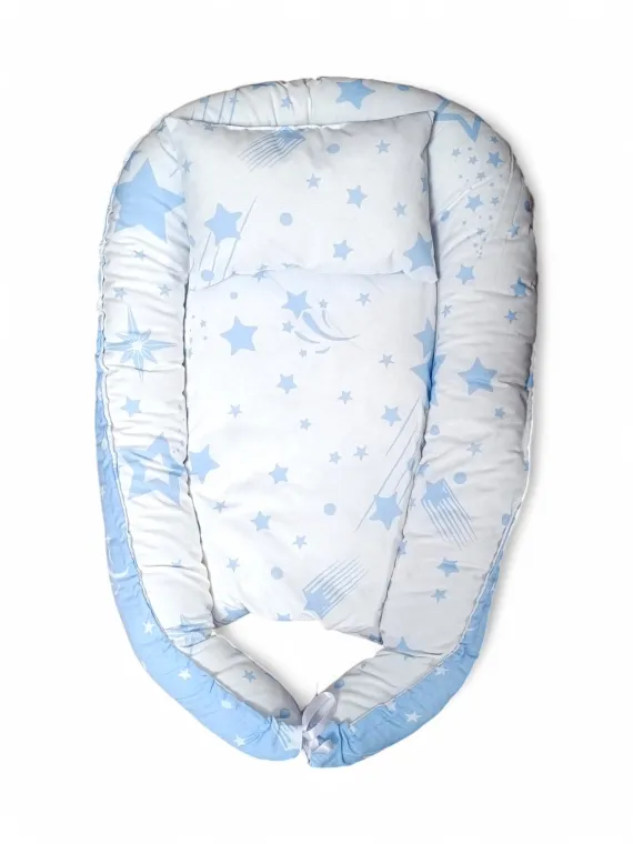 Baby Nest cu pernuta, invelis din bumbac, umplutura hipoalergenica, bleu/alb